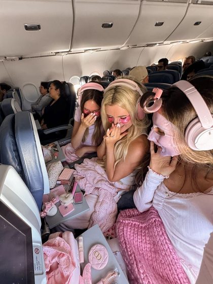 Friends midflight